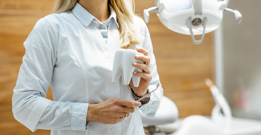 Implantologia dentale: come scegliere il dentista giusto
