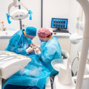 La socket preservation è una pratica della chirurgia orale con un ruolo più significativo quando associata all'implantologia ritardata.